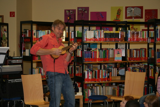 gal/2010/2010 Saitentwist Buecherei Borbeck 90 Jahre 18.11/2010 Saitentwist Buecherei Borbeck 90 Jahre 18.11. 013.jpg